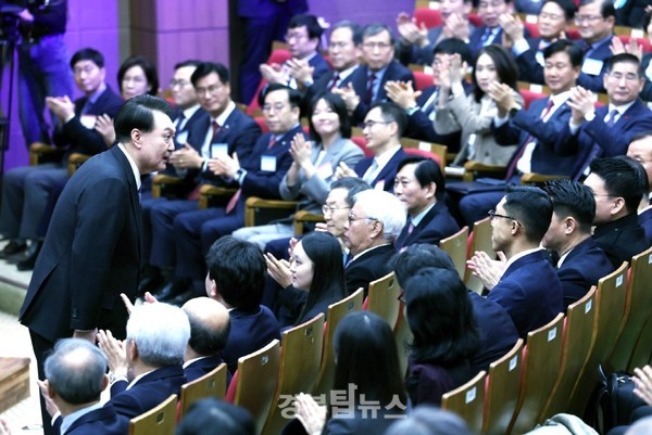  윤석열 대통령이 신년인사회에 참석 새해인사를 했다.  사진= 김영식 의원실 제공 